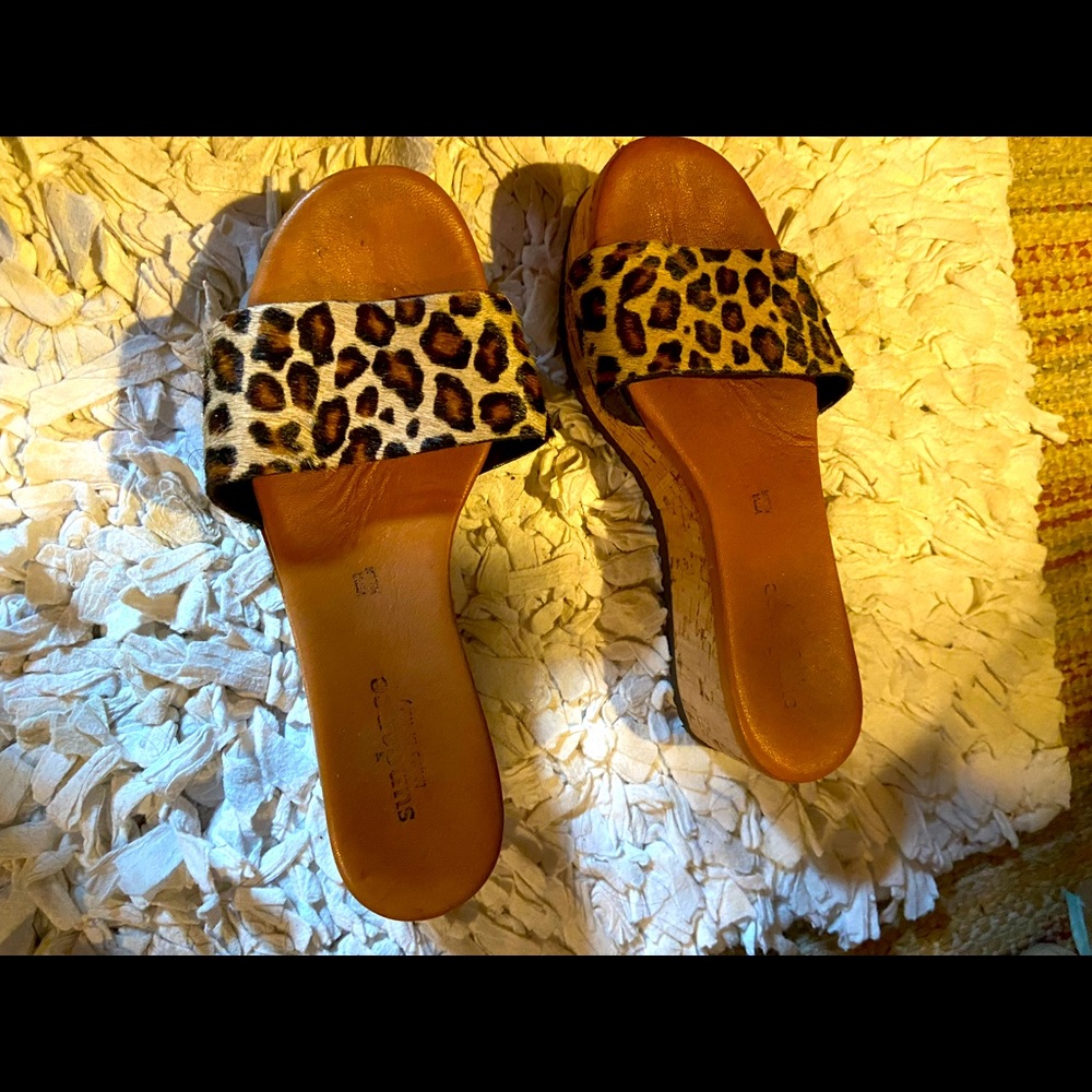 Sundance calf hair leopard sandal mule sz 7